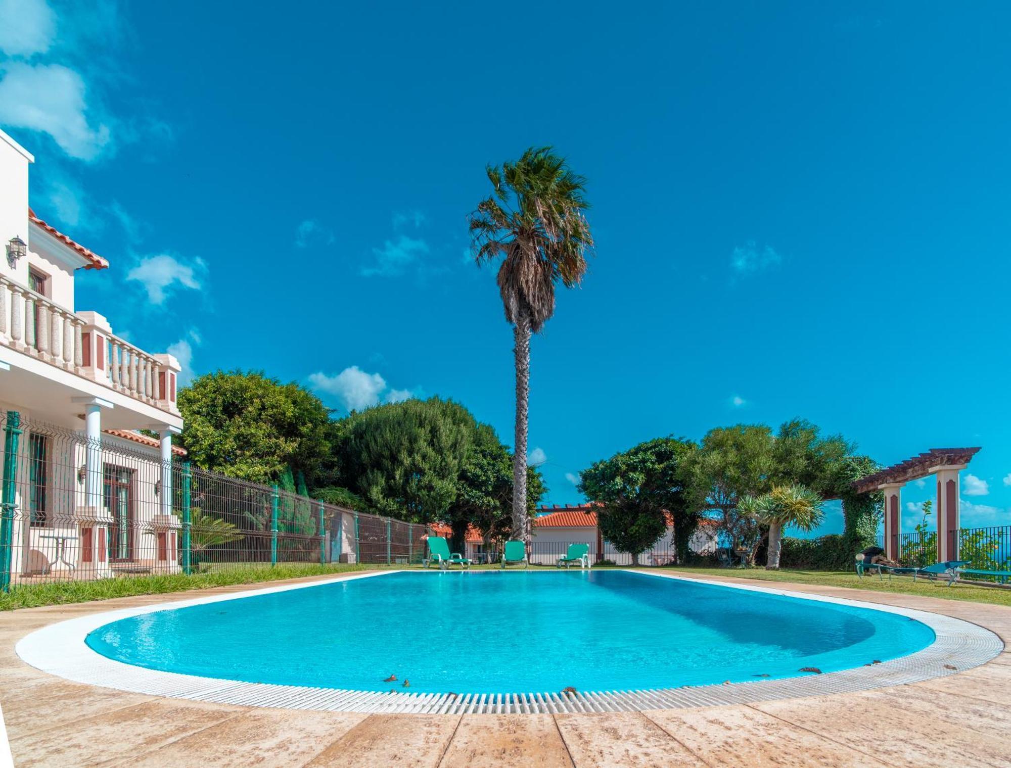 Royal Amores Villa